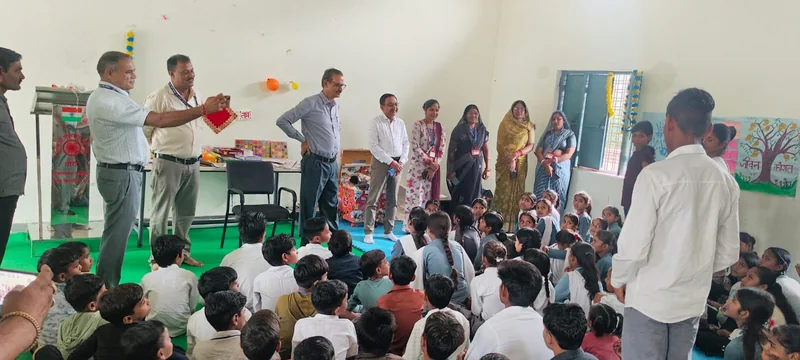 संयुक्त संचालक लोकशिक्षण संचालनालय ने हाईस्कूल धौर्रा एवं हाईस्कूल नैगुवां का औचक निरीक्षण किया--